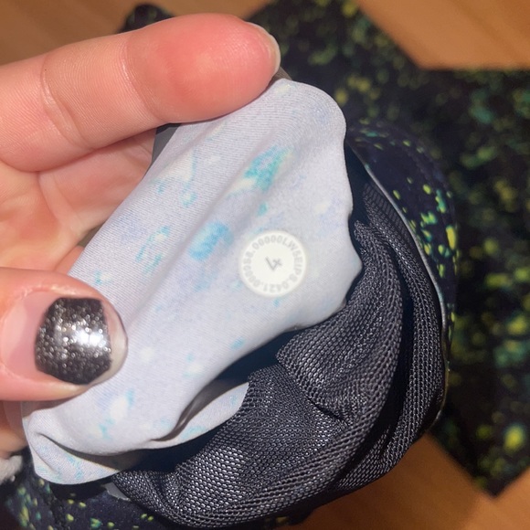 Lululemon size 4 Base Pace - Picture 3 of 3
